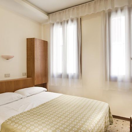Hotel San Fantin Venecia Habitación foto